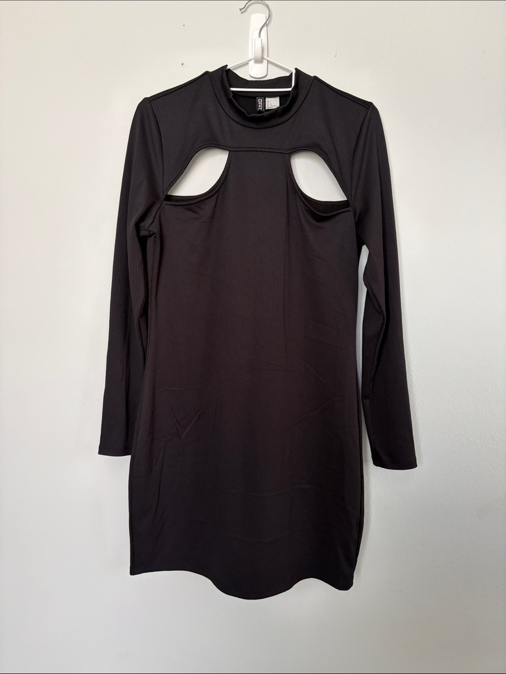 H&M-Cutout Long Sleeve Mini Dress - Black